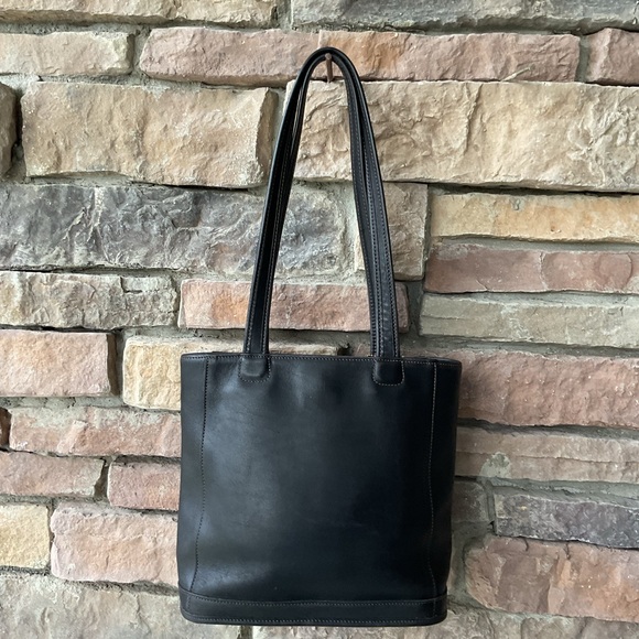 Coach Vintage 9305 Bleeker Duffel Black Leather Bag - Picture 7 of 9